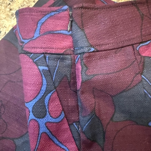 LOFT Twill Pencil Skirt - Picture 4 of 5